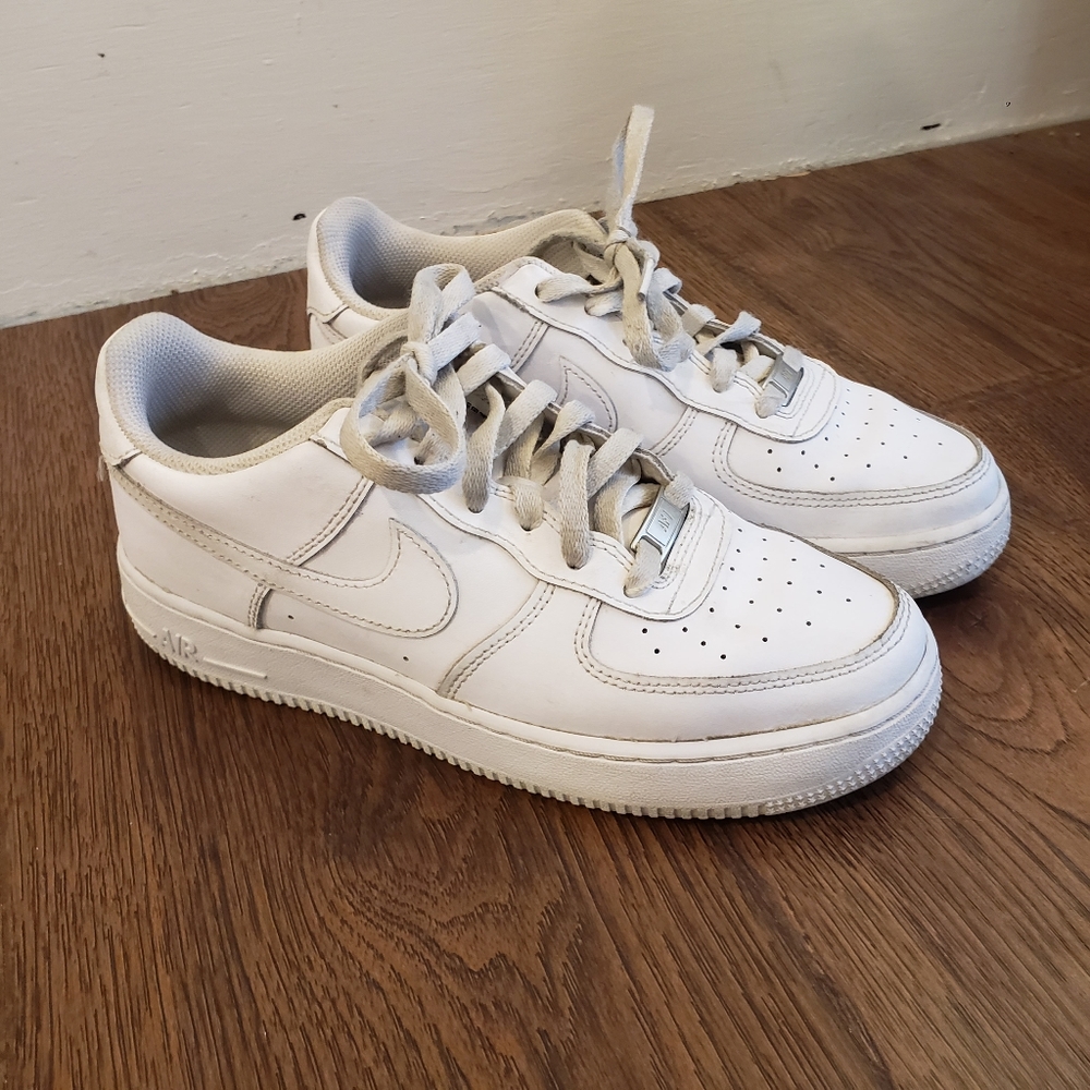 White Nike Air Force Ones AF1 Size 6.5C (fit like women's 8/8.5)
